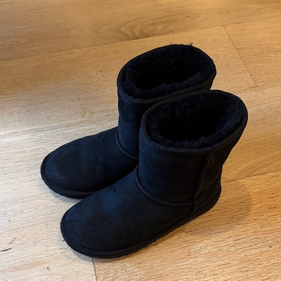 UGG Kids Black Boots - Picture 3 of 5